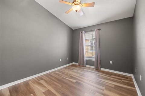 Townhouse in Saint Petersburg, Florida 3 bedrooms, 151.9 sq.m. № 1885471 - photo 14