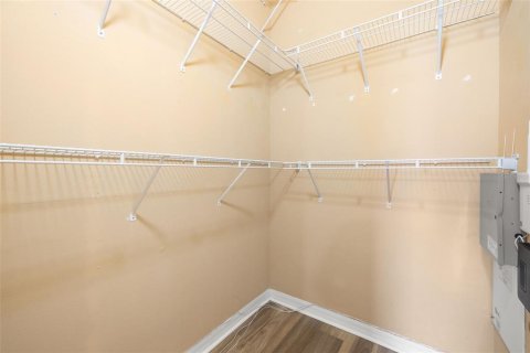 Townhouse in Saint Petersburg, Florida 3 bedrooms, 151.9 sq.m. № 1885471 - photo 25