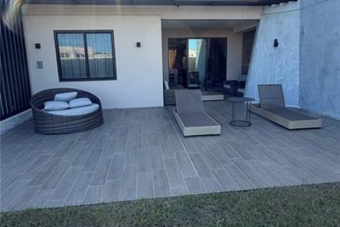 House in Kissimmee, Florida 4 bedrooms, 238.02 sq.m. № 2431876 - photo 30