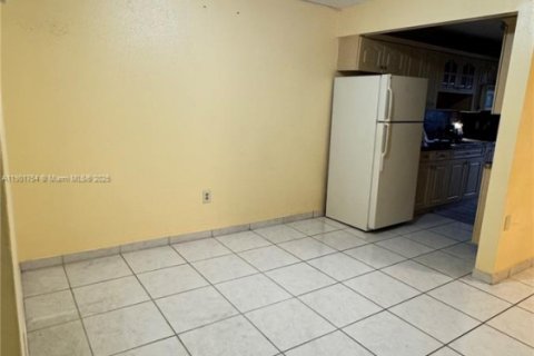 Condominio en venta en Miami Gardens, Florida, 1 dormitorio, 64.2 m2 № 1954225 - foto 12