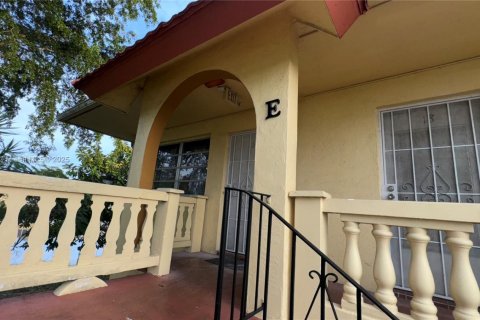 Condominio en venta en Miami Gardens, Florida, 1 dormitorio, 64.2 m2 № 1954225 - foto 2