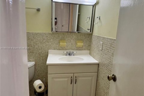 Condominio en venta en Miami Gardens, Florida, 1 dormitorio, 64.2 m2 № 1954225 - foto 10