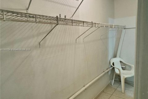 Condominio en venta en Miami Gardens, Florida, 1 dormitorio, 64.2 m2 № 1954225 - foto 6