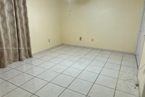 Condominio en venta en Miami Gardens, Florida, 1 dormitorio, 64.2 m2 № 1954225 - foto 3