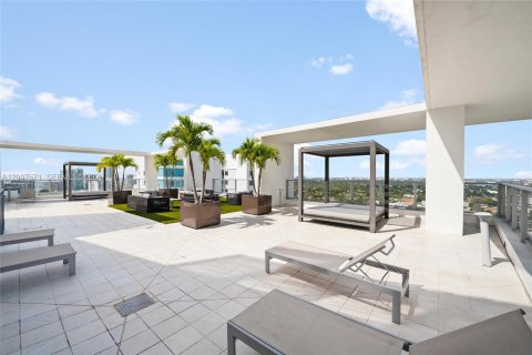 Condo in Miami, Florida, 2 bedrooms  № 2086584 - photo 19