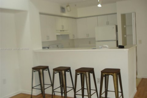 Condo in Miramar, Florida, 2 bedrooms  № 2040195 - photo 2