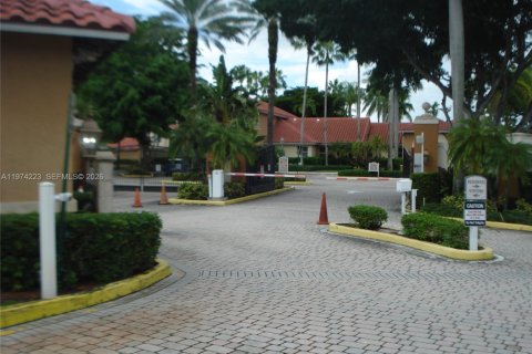 Condo in Miramar, Florida, 2 bedrooms  № 2040195 - photo 26