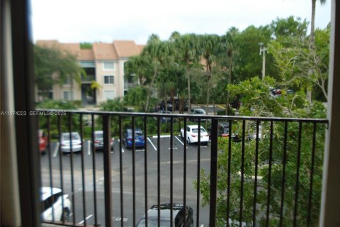 Condo in Miramar, Florida, 2 bedrooms  № 2040195 - photo 9