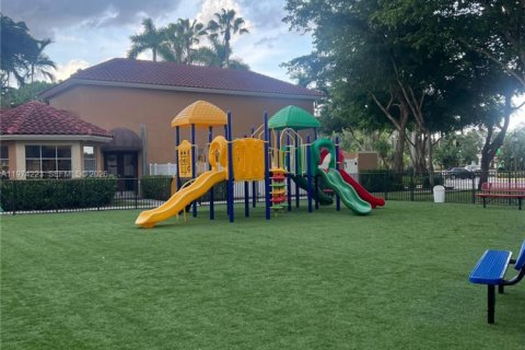 Condo in Miramar, Florida, 2 bedrooms  № 2040195 - photo 29