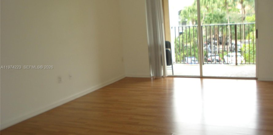 Condo in Miramar, Florida, 2 bedrooms  № 2040195