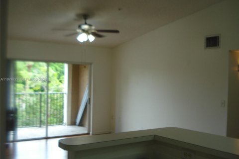 Condo in Miramar, Florida, 2 bedrooms  № 2040195 - photo 13
