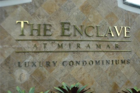 Condo in Miramar, Florida, 2 bedrooms  № 2040195 - photo 25