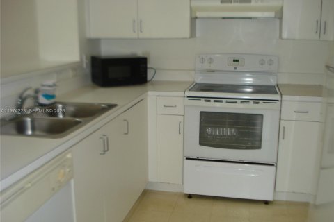 Condo in Miramar, Florida, 2 bedrooms  № 2040195 - photo 4