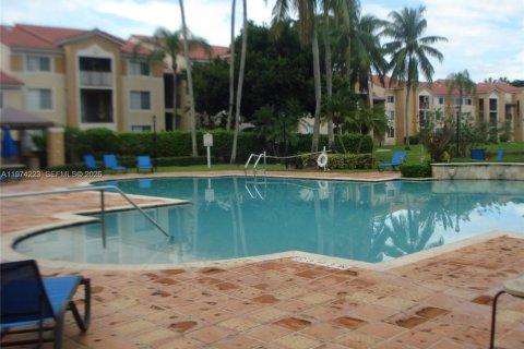 Condo in Miramar, Florida, 2 bedrooms  № 2040195 - photo 19