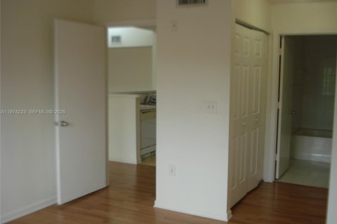 Condo in Miramar, Florida, 2 bedrooms  № 2040195 - photo 11