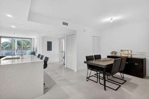 Apartment in North Miami Beach, Florida 2 bedrooms № 2003048 - photo 9