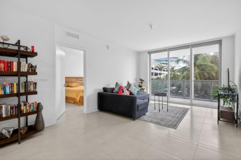 Apartment in North Miami Beach, Florida 2 bedrooms № 2003048 - photo 14