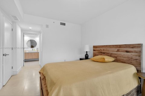 Apartment in North Miami Beach, Florida 2 bedrooms № 2003048 - photo 16