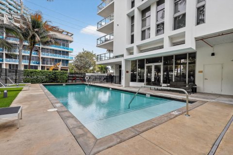 Apartment in North Miami Beach, Florida 2 bedrooms № 2003048 - photo 2