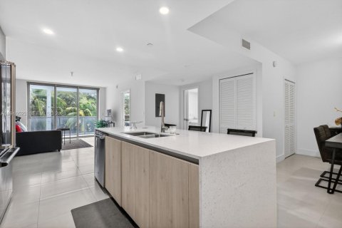 Apartment in North Miami Beach, Florida 2 bedrooms № 2003048 - photo 7