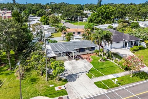 House in Seminole, Florida 3 bedrooms, 117.8 sq.m. № 1846728 - photo 28