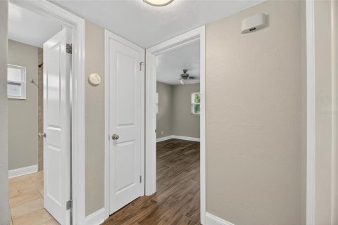 House in Seminole, Florida 3 bedrooms, 117.8 sq.m. № 1846728 - photo 19