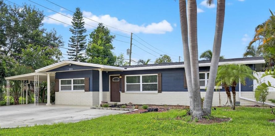 House in Seminole, Florida 3 bedrooms, 117.8 sq.m. № 1846728