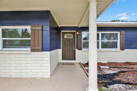 House in Seminole, Florida 3 bedrooms, 117.8 sq.m. № 1846728 - photo 2