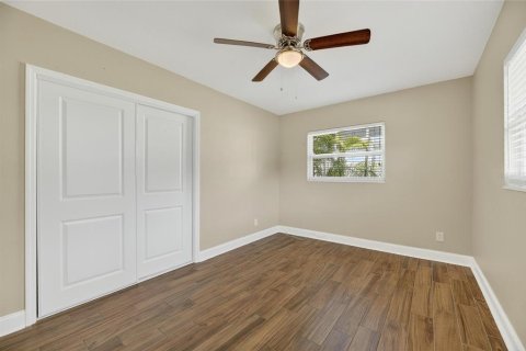 House in Seminole, Florida 3 bedrooms, 117.8 sq.m. № 1846728 - photo 23