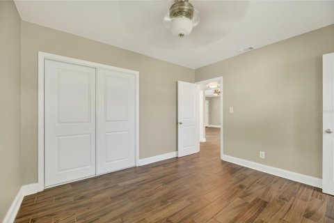 House in Seminole, Florida 3 bedrooms, 117.8 sq.m. № 1846728 - photo 27