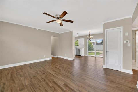 House in Seminole, Florida 3 bedrooms, 117.8 sq.m. № 1846728 - photo 7