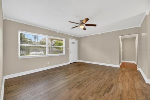 House in Seminole, Florida 3 bedrooms, 117.8 sq.m. № 1846728 - photo 8