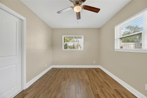 House in Seminole, Florida 3 bedrooms, 117.8 sq.m. № 1846728 - photo 24