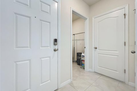 House in Leesburg, Florida 3 bedrooms, 152.82 sq.m. № 2342055 - photo 6