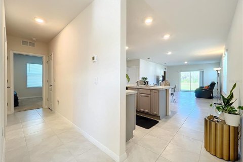 House in Leesburg, Florida 3 bedrooms, 152.82 sq.m. № 2342055 - photo 8