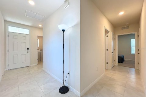 House in Leesburg, Florida 3 bedrooms, 152.82 sq.m. № 2342055 - photo 4
