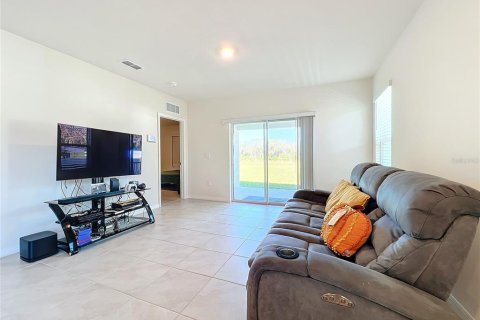 House in Leesburg, Florida 3 bedrooms, 152.82 sq.m. № 2342055 - photo 13
