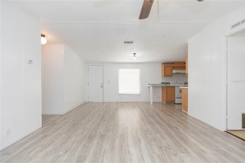 Apartment in Weeki Wachee, Florida 3 bedrooms, 107.02 sq.m. № 2377839 - photo 7