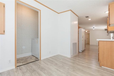 Apartment in Weeki Wachee, Florida 3 bedrooms, 107.02 sq.m. № 2377839 - photo 15