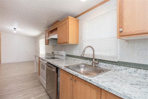 Apartment in Weeki Wachee, Florida 3 bedrooms, 107.02 sq.m. № 2377839 - photo 13