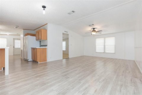 Apartment in Weeki Wachee, Florida 3 bedrooms, 107.02 sq.m. № 2377839 - photo 3