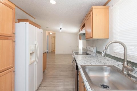 Apartment in Weeki Wachee, Florida 3 bedrooms, 107.02 sq.m. № 2377839 - photo 12