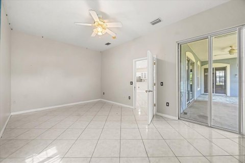 House in Clermont, Florida 4 bedrooms, 280.19 sq.m. № 1802862 - photo 18
