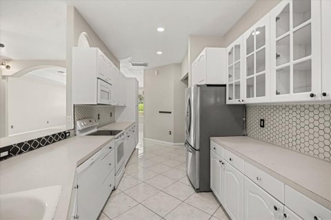 House in Clermont, Florida 4 bedrooms, 280.19 sq.m. № 1802862 - photo 13