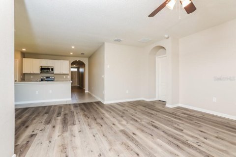 Casa en alquiler en Tavares, Florida, 4 dormitorios, 169.83 m2 № 1886221 - foto 4
