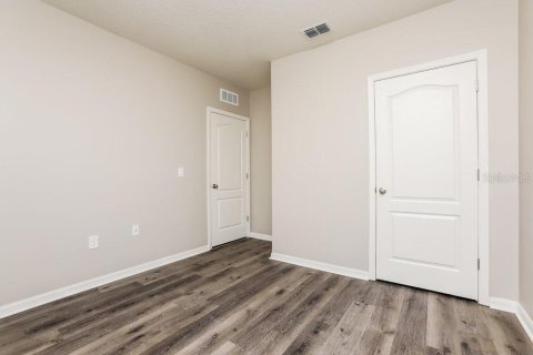 Casa en alquiler en Tavares, Florida, 4 dormitorios, 169.83 m2 № 1886221 - foto 11