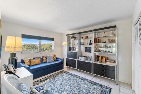 Copropriété à vendre à Hollywood, Floride: 2 chambres, 92.16 m2 № 1864889 - photo 18