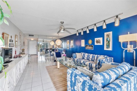 Copropriété à vendre à Hollywood, Floride: 2 chambres, 92.16 m2 № 1864889 - photo 9