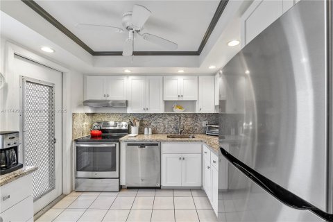 Copropriété à vendre à Hollywood, Floride: 2 chambres, 92.16 m2 № 1864889 - photo 5