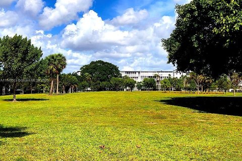 Copropriété à vendre à Hollywood, Floride: 2 chambres, 92.16 m2 № 1864889 - photo 4
